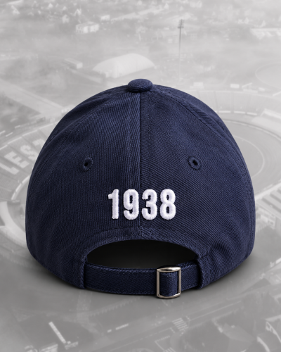Granatowa czapka z haftem 1938.png
